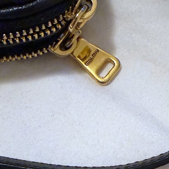 MIU MIU Matelassé Mini Bag Clutch Wristlet Black & Gold Leather BAG CHARM Rare - Picture 8 of 12